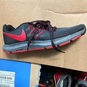 Mens Nike Shoes! Run Swift!